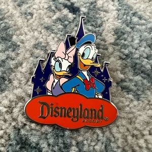 Disneyland Resort Donald and Daisy Trading Pin